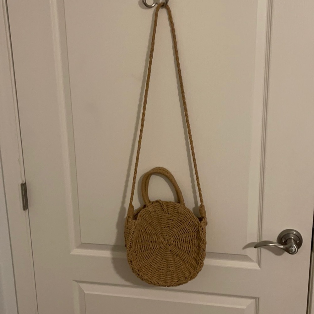 Brown knit crossbody!